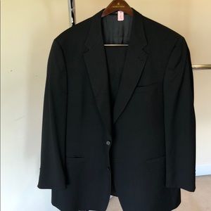Men’s’ Hart Schaffer & Marx Gold Trumpeter suit